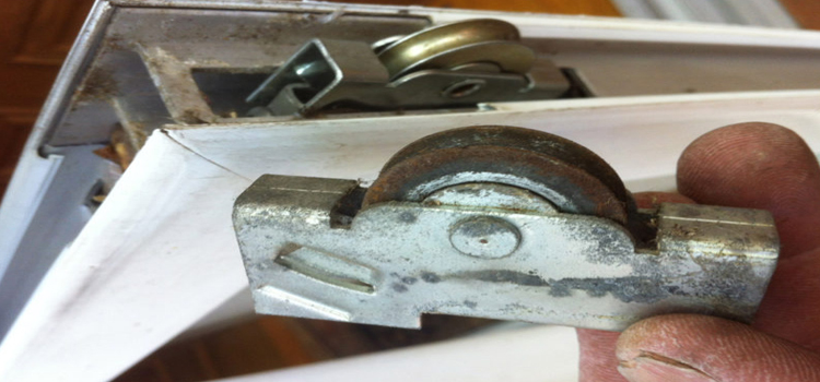 screen door roller repair in Edgewater